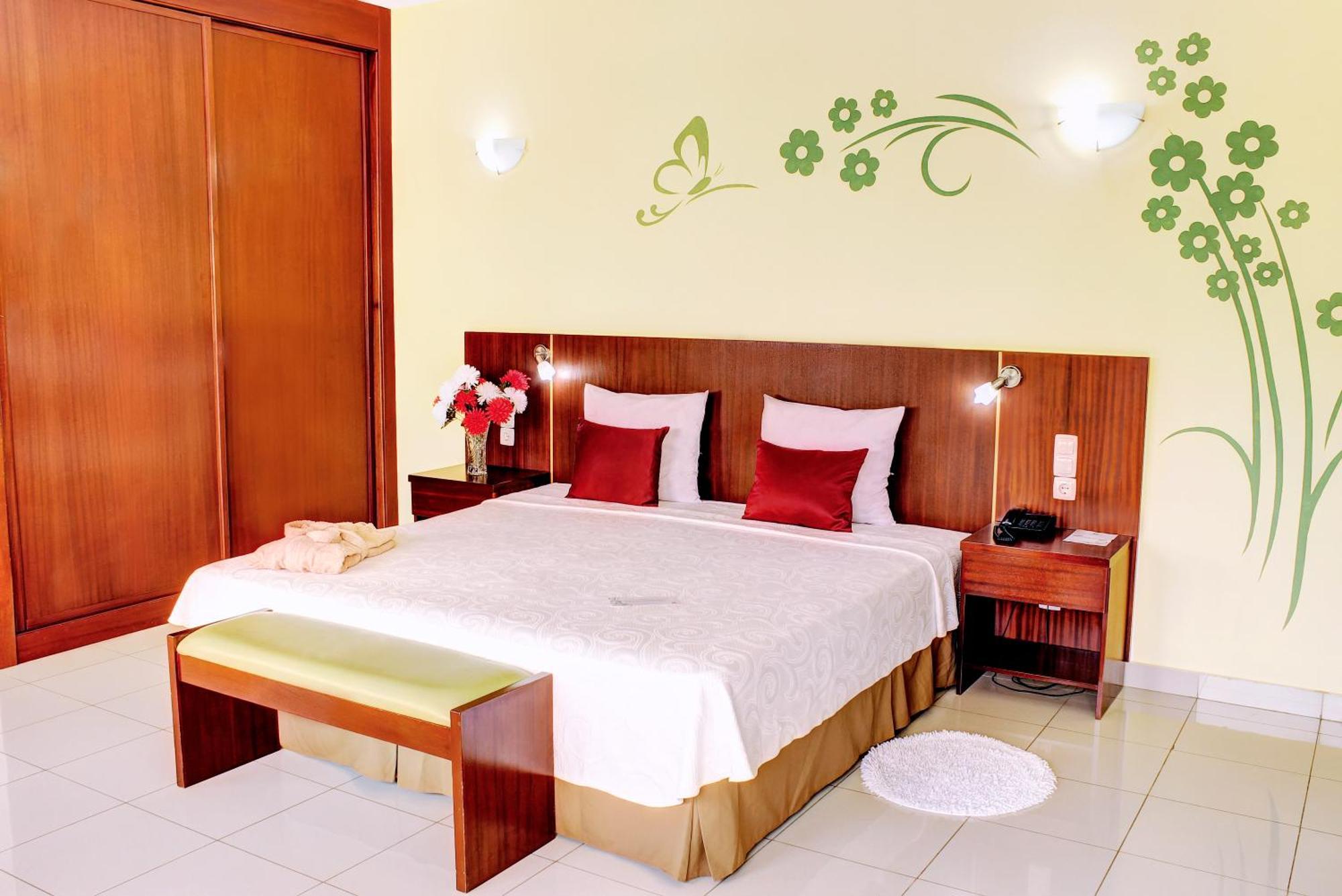Hotel Livvo Don Paco Миндело Екстериор снимка